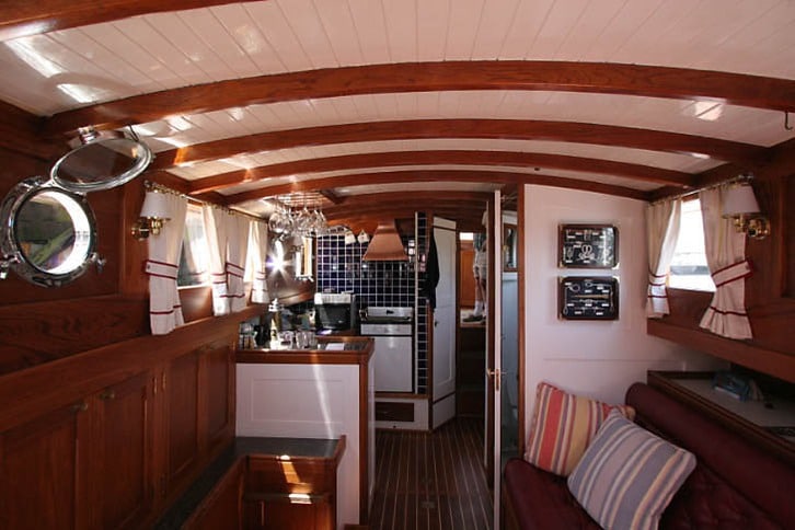 Inside a Trunk-Cabin Stephens Motoryacht from the 1930s