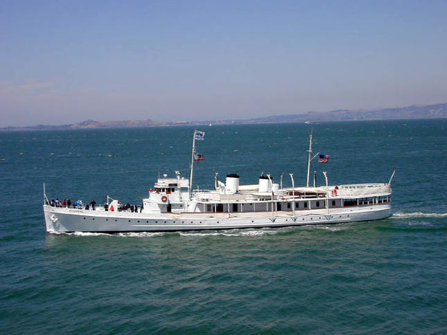 Potomac Classic Motoryacht Cruising