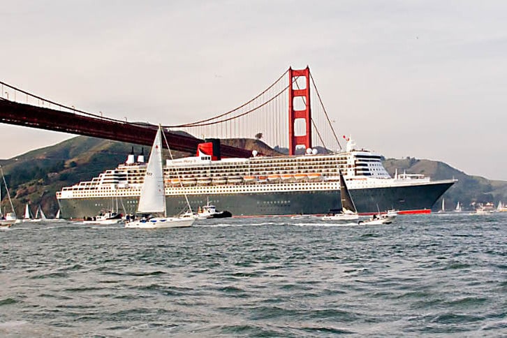 Queen Mary 2 Welcomed into San Francisco Bay